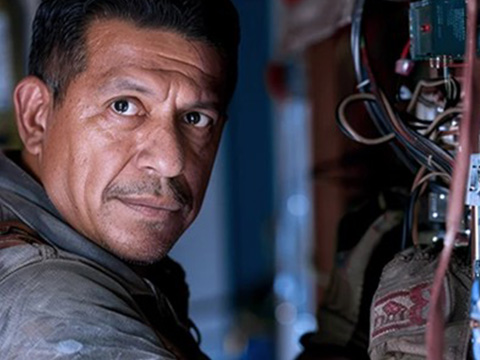 Building momentum: The path to confident AI adoption